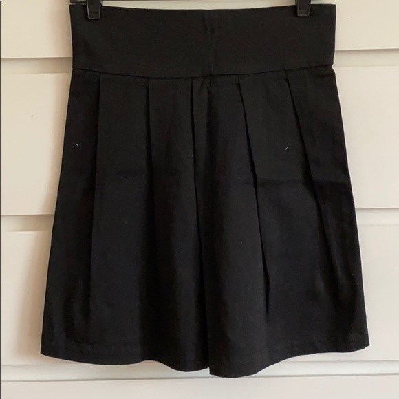 Lauren Conrad High Waist Pleated Black Mini Skirt - Picture 1 of 4